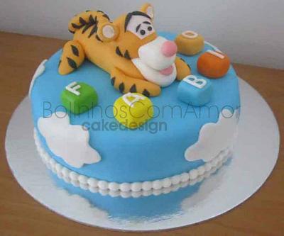 Tiger Too for the first birthday of a baby - Cake by Bolinhos com Amor 