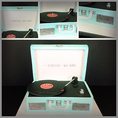 I love Musique Record play cake - Cake by Cindy Sauvage 