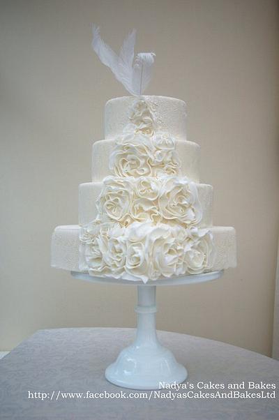 wedding dress cake - Cake by Nadya