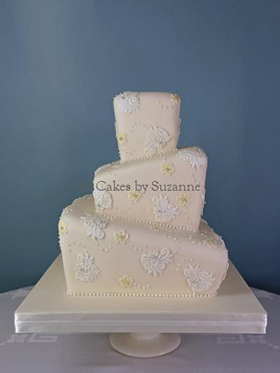 Wonky with lace - Cake by suzanne