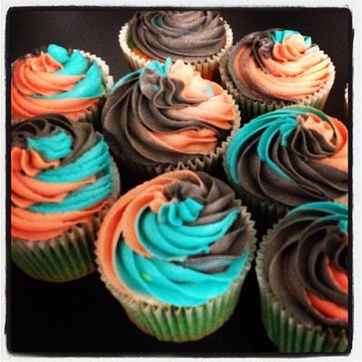 Tri-colour Cupcakes - Cake by Janine Lister