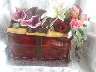 Bag with amethysts - Cake by Maja Motti