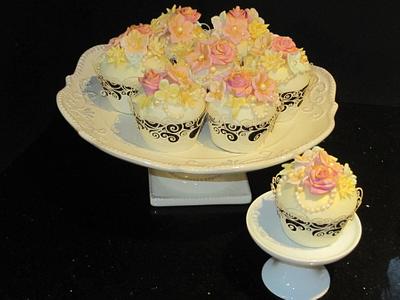 vintage cupcake set  - Cake by d and k creative cakes