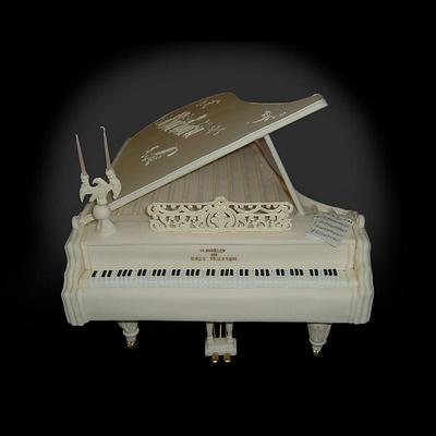 Steinway Piano - Cake by Melanie