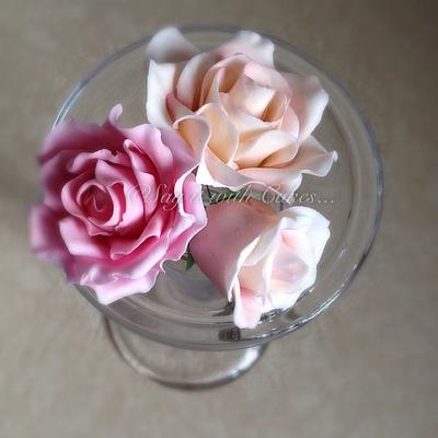 Sugar Roses - Cake by Say it with Cakes