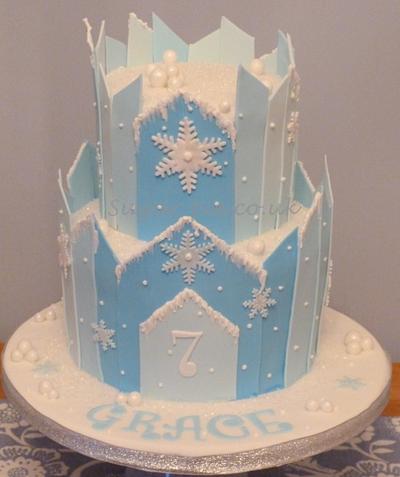 'frozen themed' birthday cake  - Cake by Sugar-pie