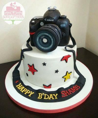 Birthday cake with Canon camera topper - Cake by Michelle Chan