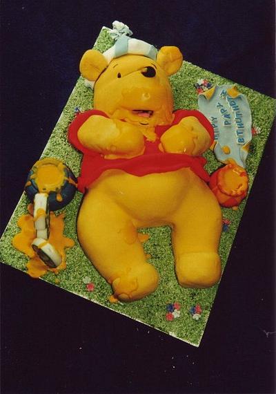 Winnie the Pooh - Cake by Tracey