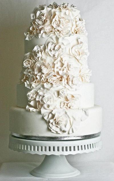 All white wedding cake - Cake by MyWeeCake