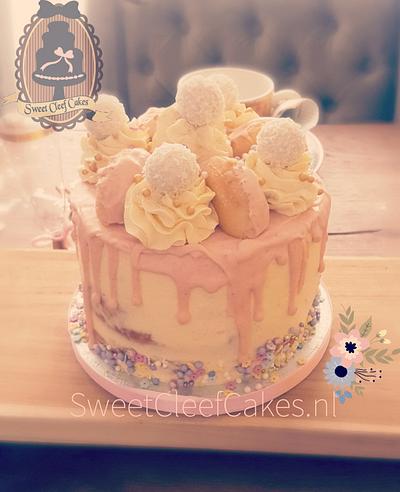 Pastel sweet table  - Cake by Tamara Cleef