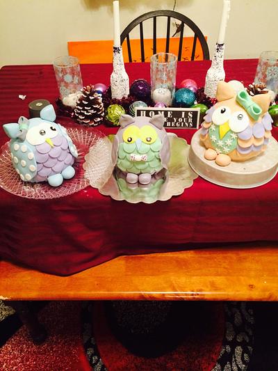 3 lil owls  - Cake by Cakesbynini 