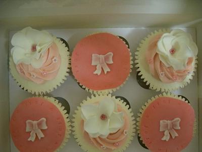 Birthday Cupcakes - Cake by Daisychain's Cakes