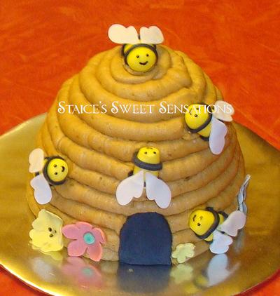 beehive - Cake by Naturepixie