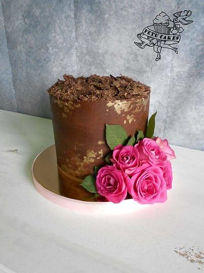 Chocolate cake with roses - Cake by Petra Krátká (Petu Cakes)