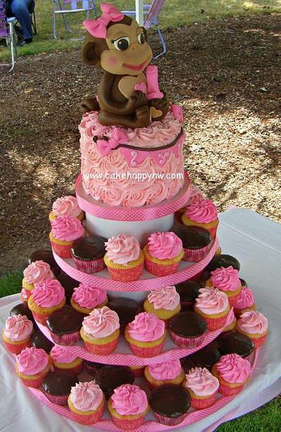 Monkey Themed Cake and Cupcakes! - Cake by Jon O'Keeffe