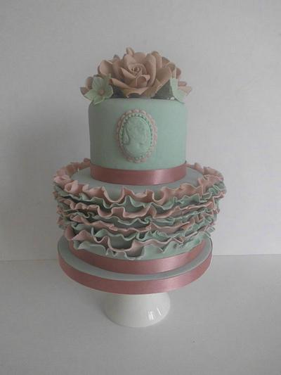 Victorian ruffles and roses - Cake by prettypetal