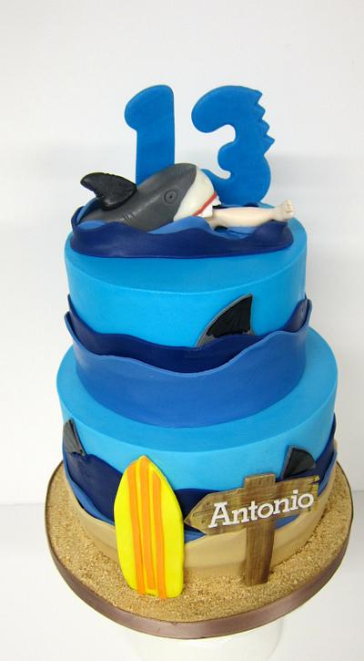 Black fin Shark summer cake - Cake by Sweet Factory 