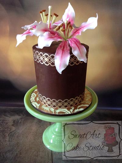 Stargazer Lily Cake - Cake by SweetArt Cake Studio