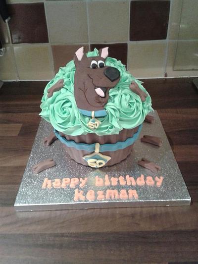 scooby doo giant cupcake - Cake by Lou Lou's Cakes