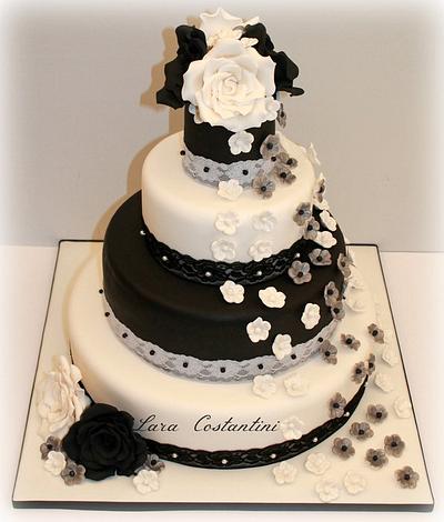 WEDDING CAKE - BLACK AND WHITE - Cake by Lara Costantini