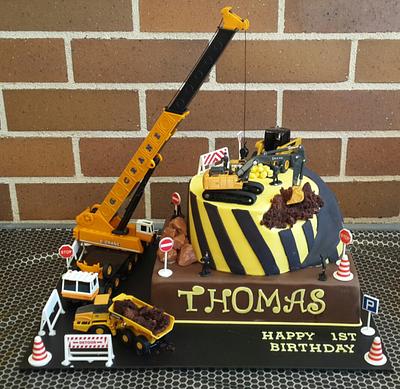 Construction Cake - Cake by Julie's Heavenly Cakes 