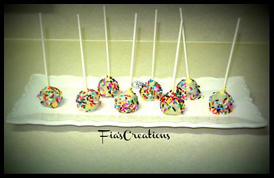 Confetti Cake Pops - Cake by FiasCreations