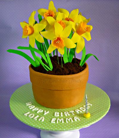 Flower pot cake for Emma - Cake by Donna Dolendo