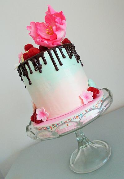 Romantic drip - Cake by Hana Součková