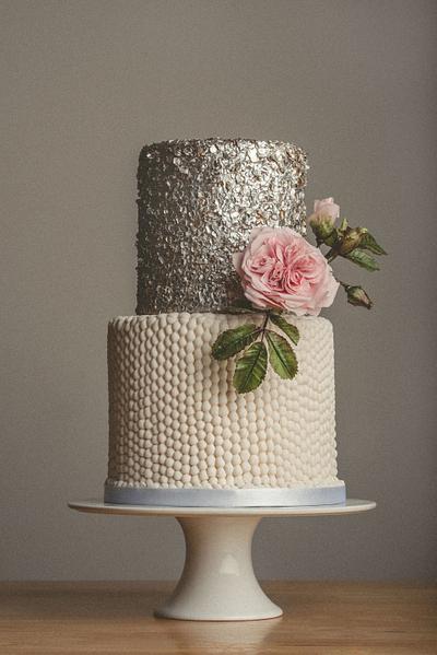 Silver sequins cake - Cake by mariascakesdelight