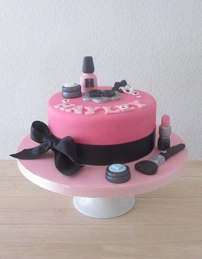 Make up Design - Cake by The Buttercream Pantry