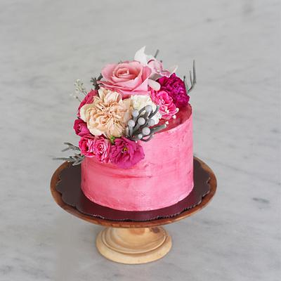 Fresh Flower Cake - Cake by Bakeagogo by Marsella Agatha