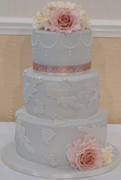 Grey lace and rose wedding cake - Cake by Sugar-pie