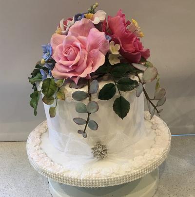 A petite wedding  - Cake by Jollyjilly