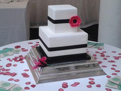 Modern monochrome wedding cake - Cake by Kathryn Clarke