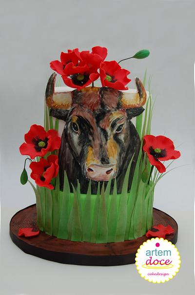 Animal Rights Cake Collaboration: Bull in poppies - Cake by Margarida Guerreiro