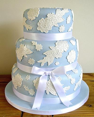 Wedding Cake (Dummy) - Cake by Gill Earle