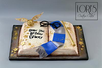 Harry Potter/ Ravenclaw - Cake by Lori Mahoney (Lori's Custom Cakes) 