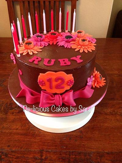 Gerbera and chocolate cake - Cake by De-licious Cakes by Sarah