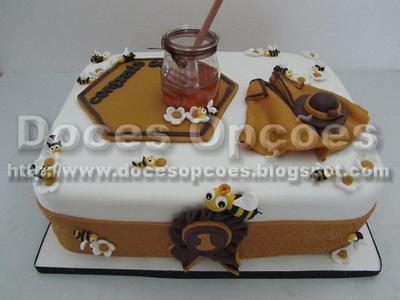 honey cake - Cake by DocesOpcoes