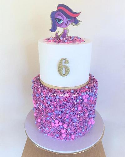 Littlest pet shop, Zoe Trent sprinkles cake!!  - Cake by IllMakeTheCake