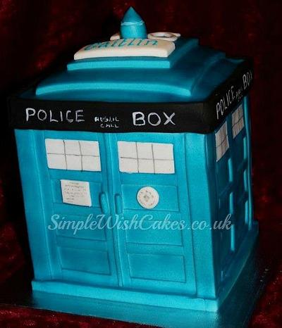 Tardis  - Cake by Stef and Carla (Simple Wish Cakes)