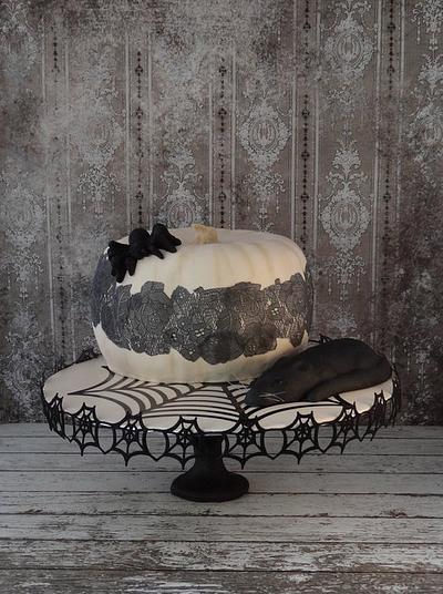 elegantly spooky - Cake by Cake Heart