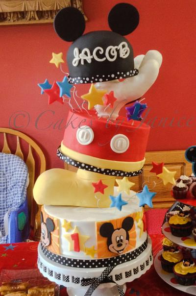 Mickey Mouse cake - Cake by Cakes by Janice