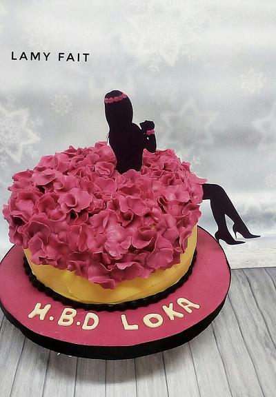 girly cake - Cake by Randa Elrawy