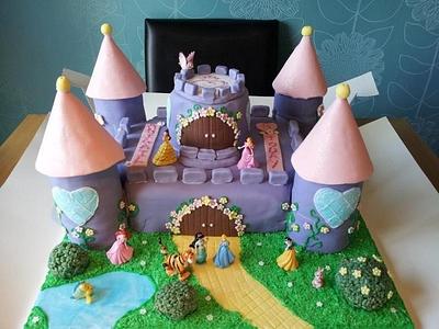My princesses princess castle - Cake by lisa-marie green