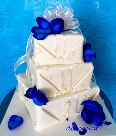 Natural Blue Roses - Cake by Dchocolat