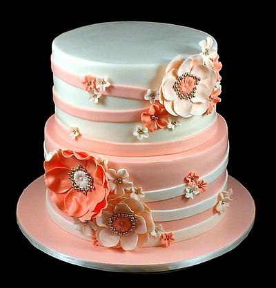 Shades of Peaches & Cream - Cake by Lisa-Jane Fudge