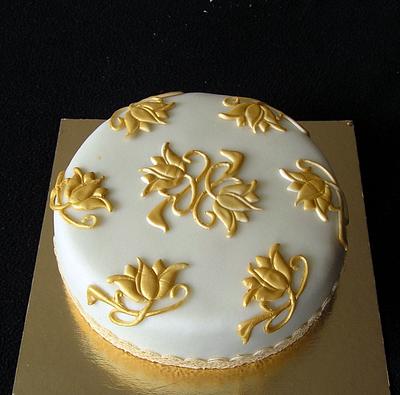 White and gold - Cake by Anka