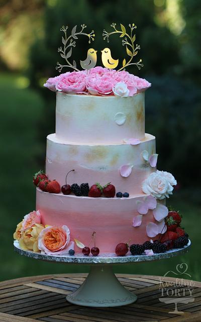 Ombre wedding cake :  - Cake by Lucya 