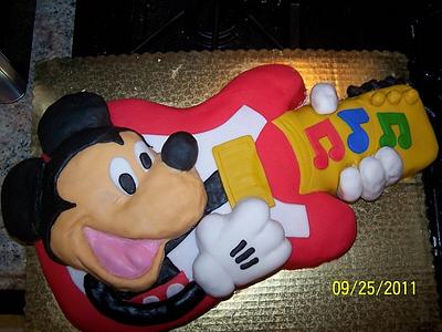 Mickey Mouse Clubhouse Guitar - Cake by Tastiecake731